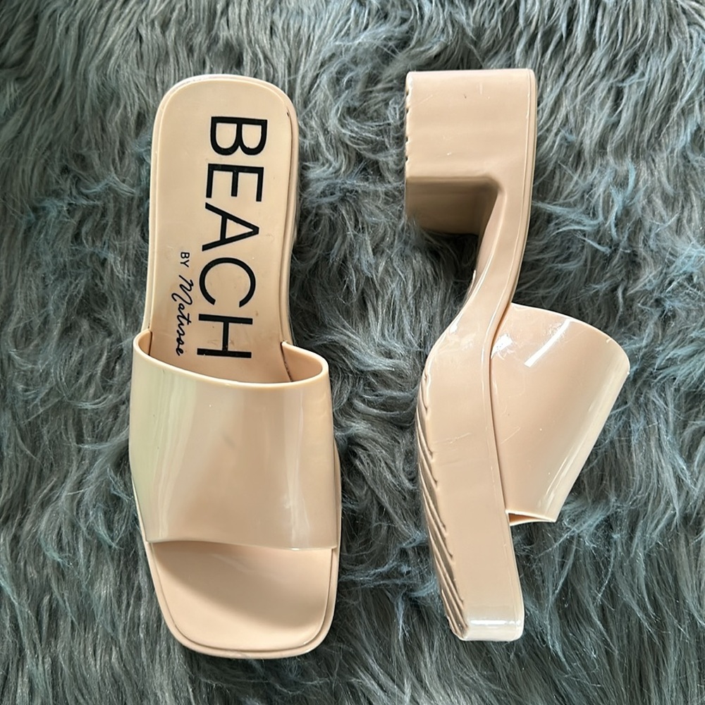 Beach by Matisse nude sandals size 8